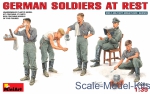 MA35062 German soldiers at rest