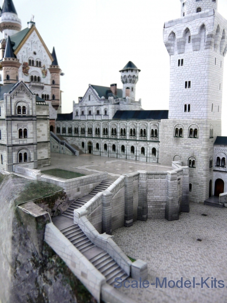 Details about   Doyusha Castle Neuschwanstein DX Edition 1/220 Scale Plastic Model 
